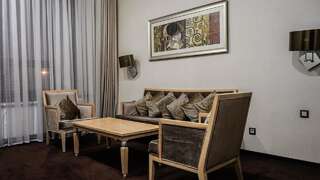 Отель JB hotel Нур-Султан Люкс с кроватью размера «king-size»-3