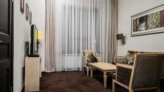 Отель JB hotel Нур-Султан Люкс с кроватью размера «king-size»-5